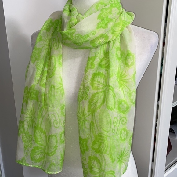 Bright Green Floral Leaf Vine Whimsical Bohemian Artsy Scarf Lightweight Pretty - Picture 8 of 17